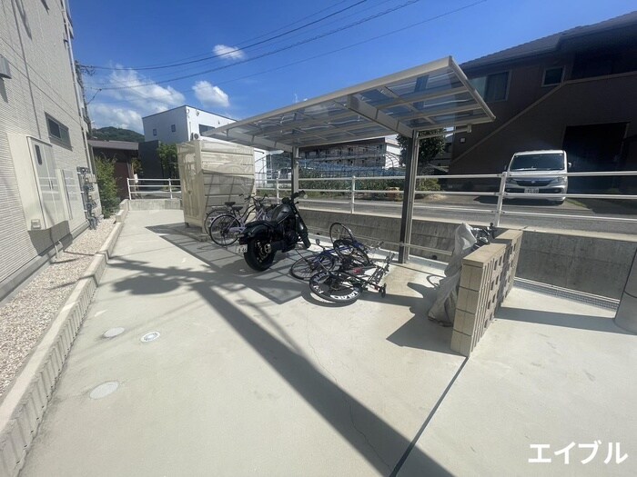 物件外観写真2　(駐輪場)