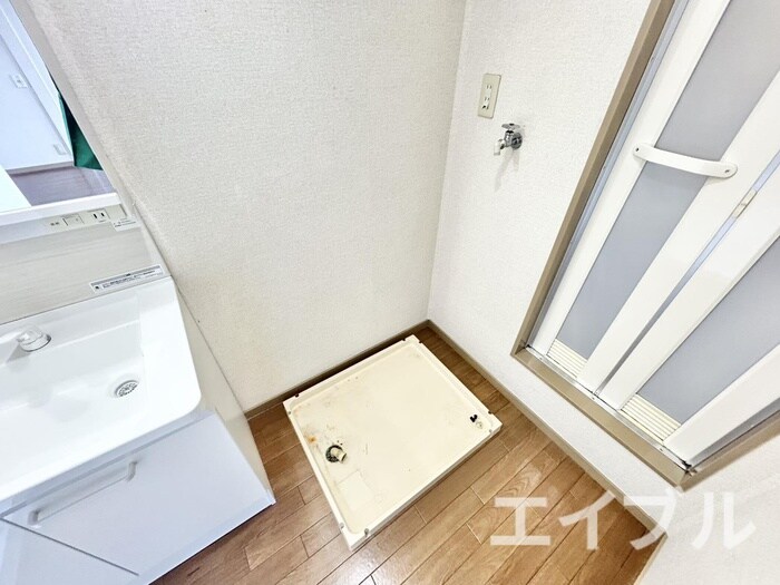 物件内観写真17　(洗濯機置場)