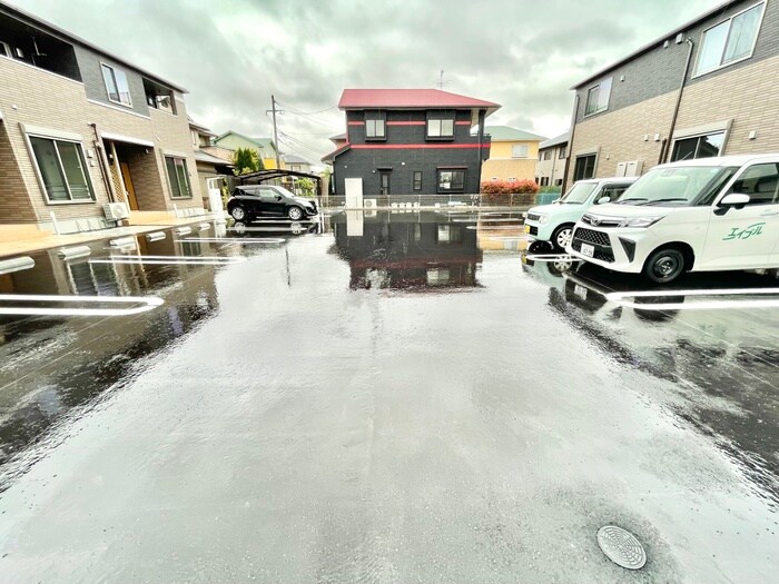 物件外観写真2　(駐車場)