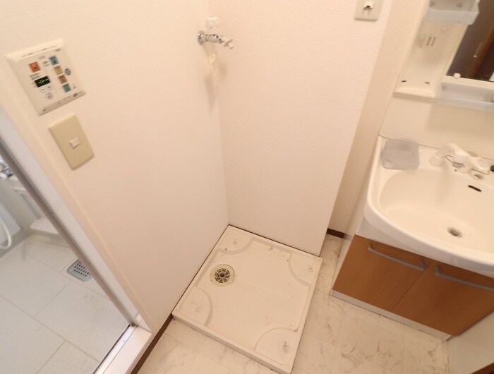 物件内観写真13　(洗濯機置場)