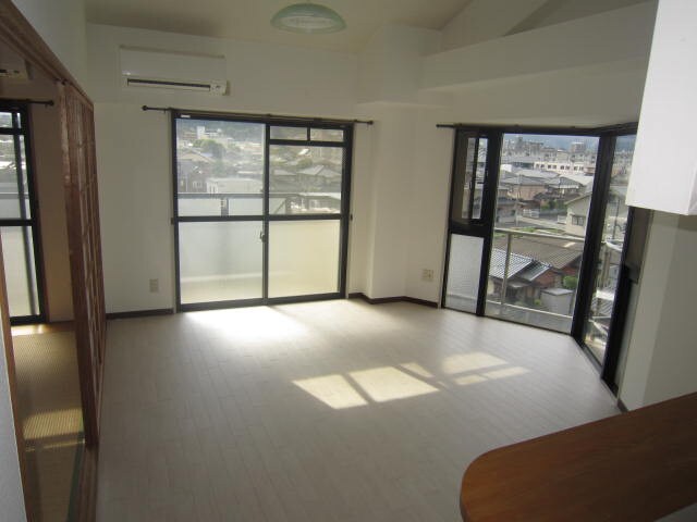 物件内観写真4　(居室)