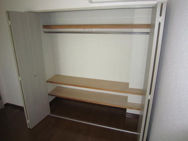 物件内観写真7　(収納)