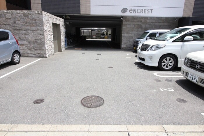 物件外観写真5　(駐車場)