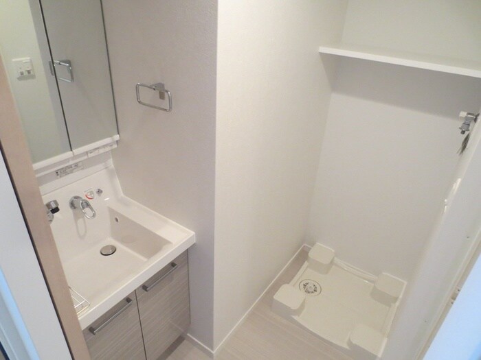 物件内観写真13　(洗濯機置場)