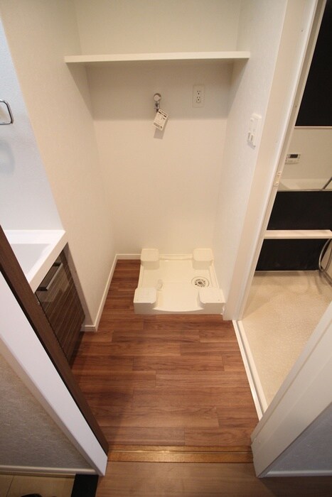 物件内観写真14　(洗濯機置場)