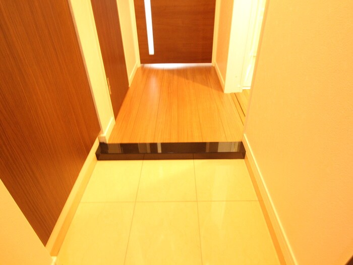 物件内観写真19　(玄関)