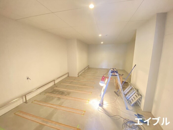 物件外観写真4　(駐輪場)