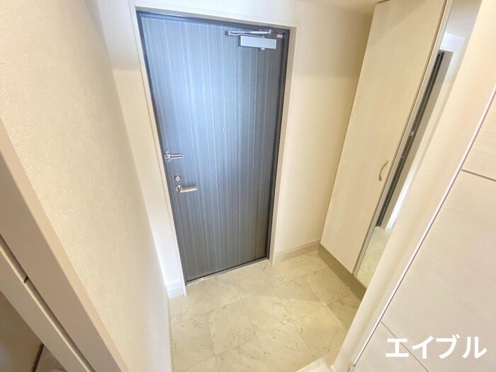 物件内観写真18　(玄関)