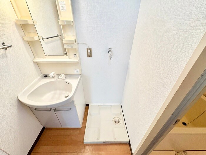 物件内観写真18　(洗濯機置場)