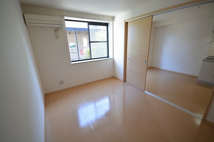 物件内観写真10　(居室)