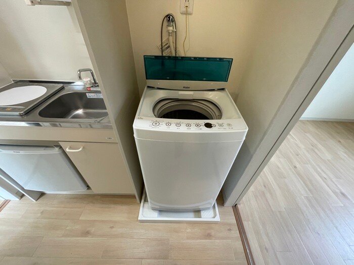 物件内観写真12　(洗濯機置場)