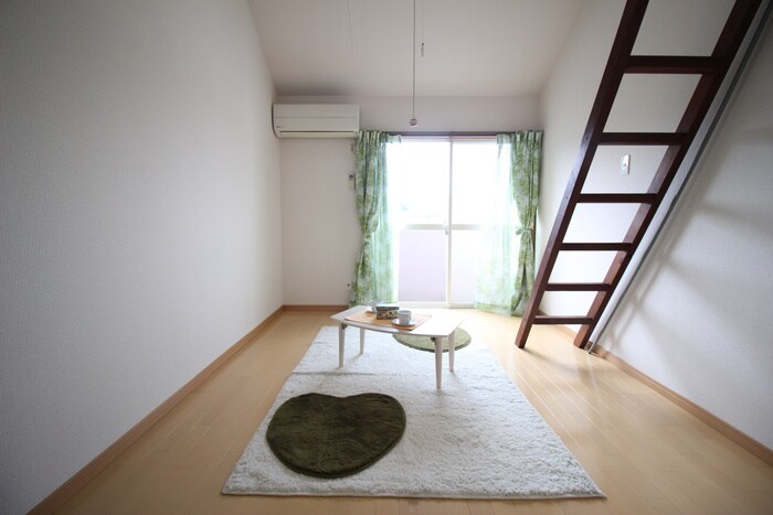 物件内観写真7　(居室)