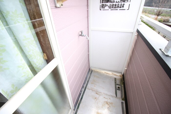 物件内観写真12　(洗濯機置場)