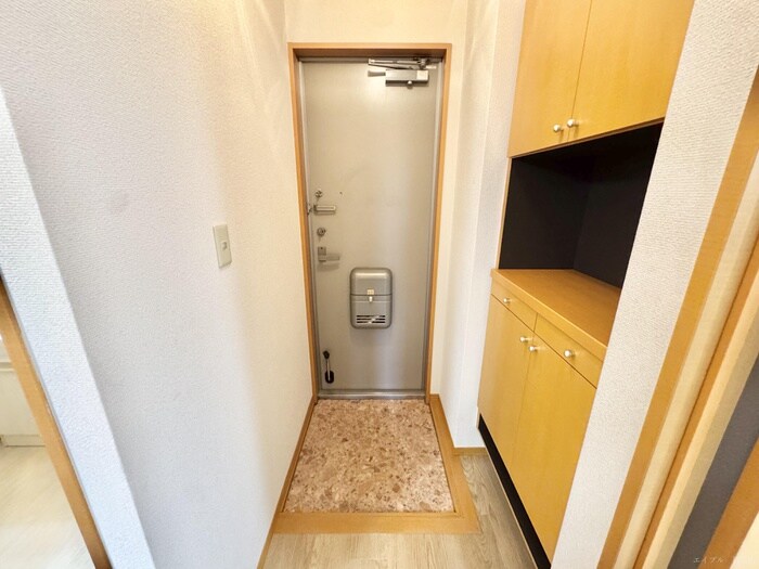 物件内観写真10　(玄関)