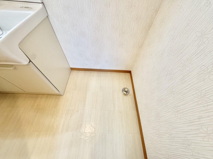 物件内観写真12　(洗濯機置場)