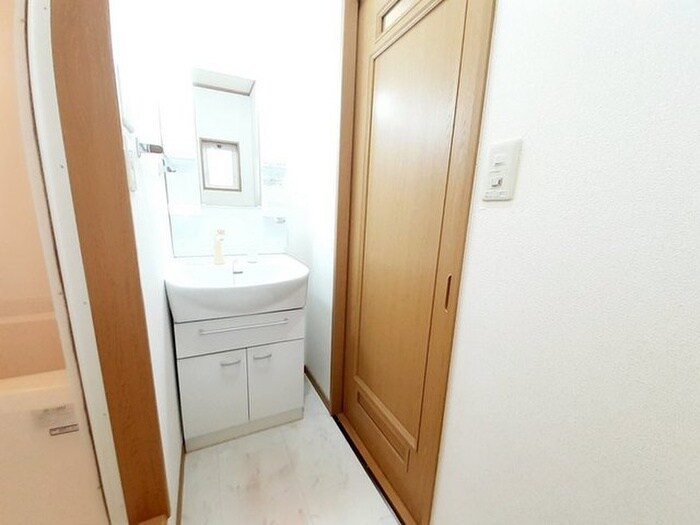 物件内観写真7　(洗面)