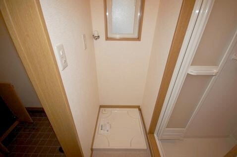 物件内観写真13　(洗濯機置場)