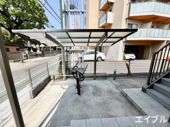 物件外観写真5　(駐輪場)