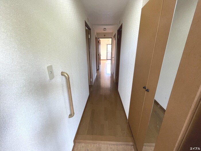 物件内観写真12　(玄関)