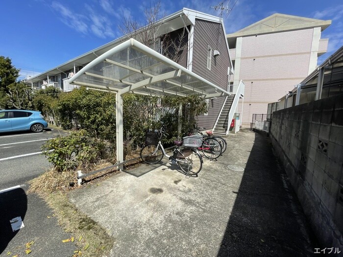 物件外観写真3　(駐輪場)