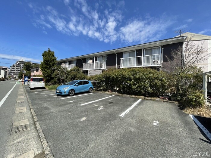 物件外観写真4　(駐車場)