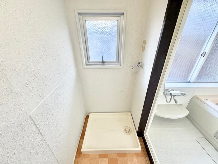 物件内観写真17　(洗濯機置場)