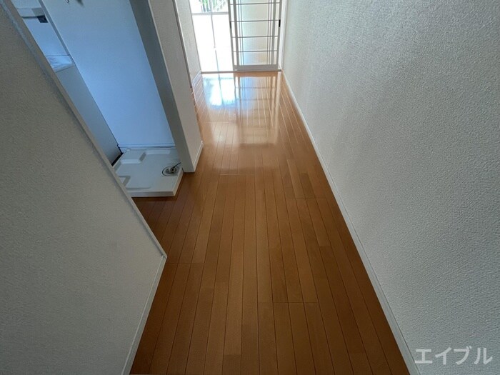 物件内観写真16　(廊下)