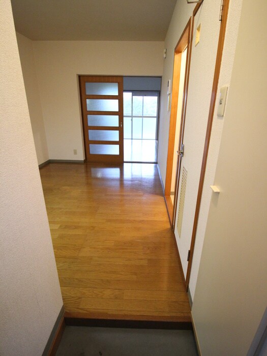 物件内観写真9　(玄関)