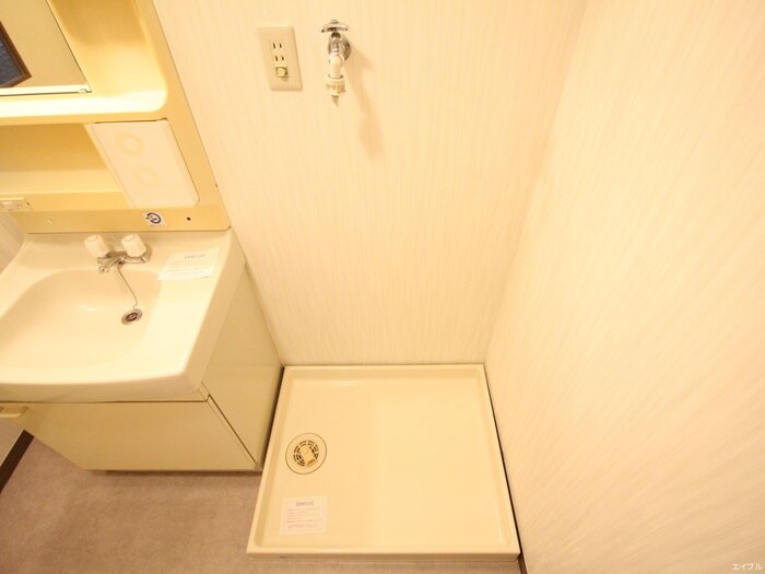 物件内観写真16　(洗濯機置場)