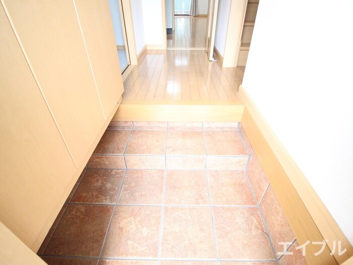 物件内観写真10　(玄関)