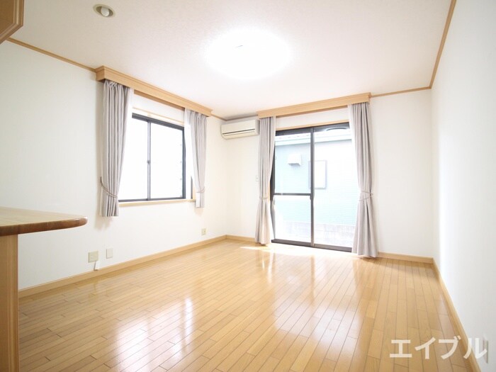 物件内観写真11　(室内からの展望)