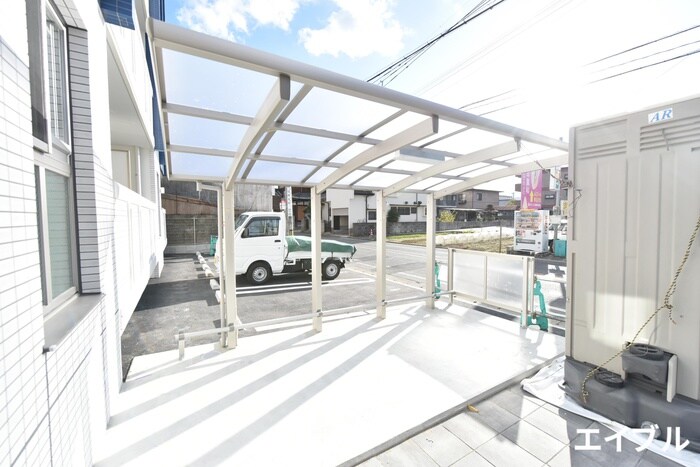 物件外観写真6　(駐輪場)