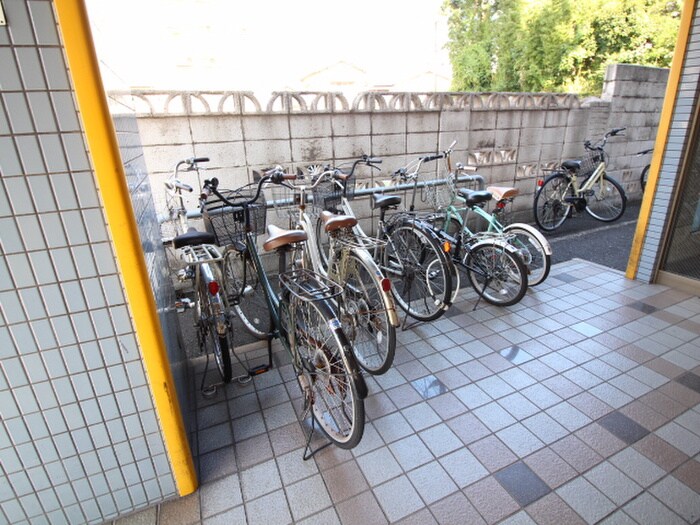物件外観写真3　(駐輪場)