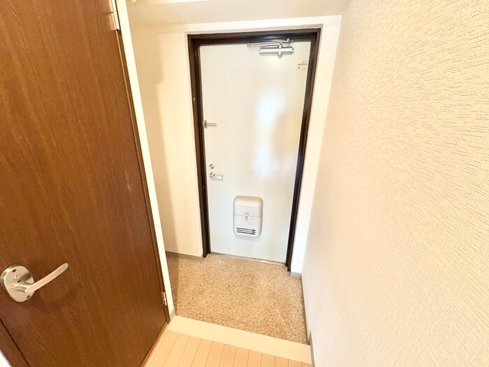 物件内観写真15　(玄関)