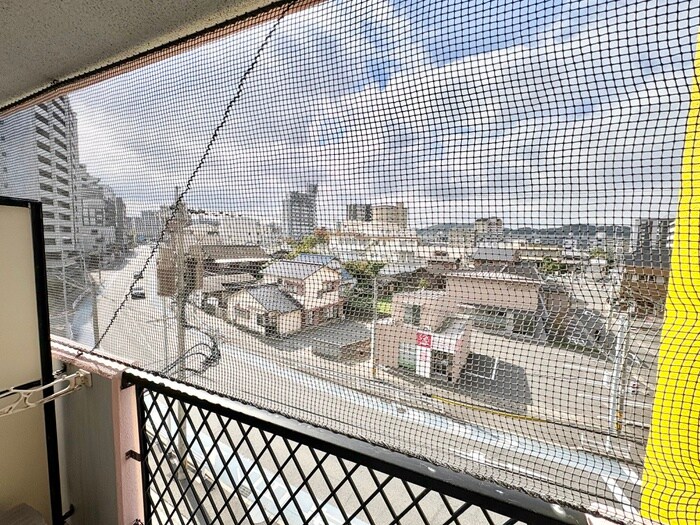 物件内観写真16　(室内からの展望)