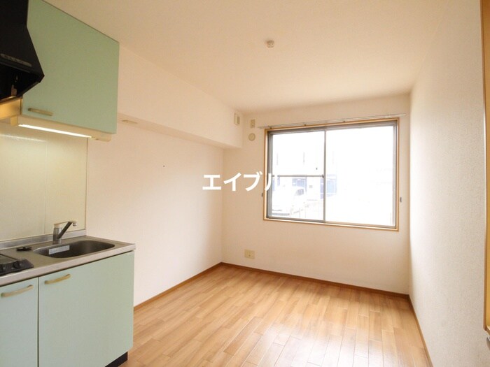 物件内観写真4　(居室)