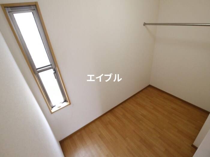 物件内観写真10　(収納)