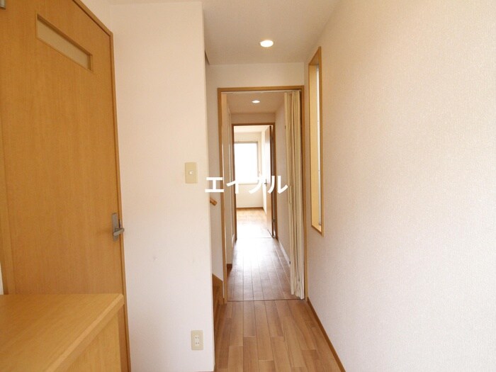 物件内観写真13　(廊下)