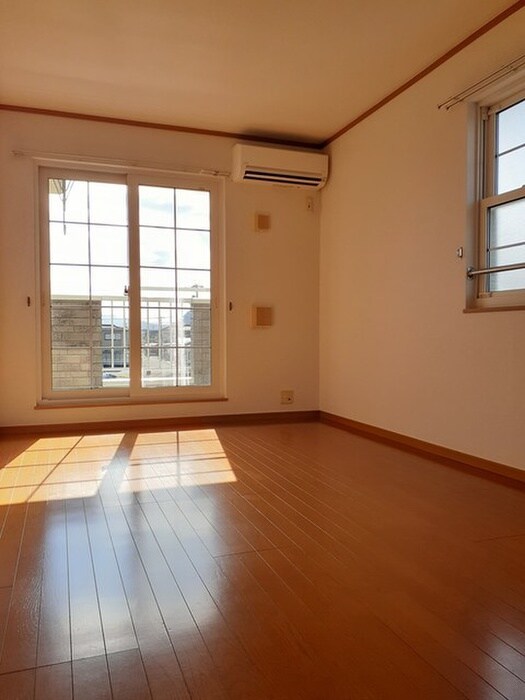 物件内観写真2　(居室)