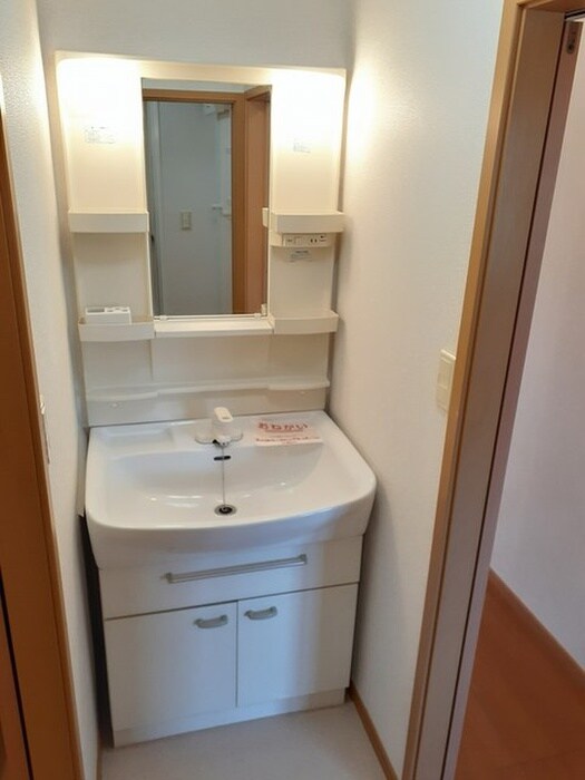 物件内観写真9　(洗面)