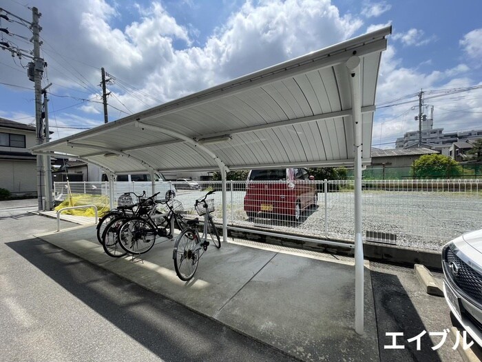物件外観写真3　(駐輪場)