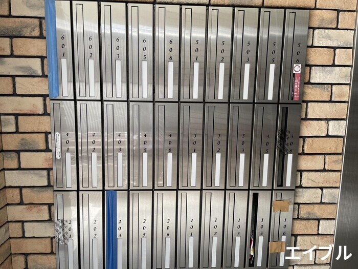 物件外観写真4　(エントランス部分)