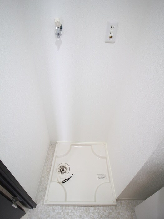 物件内観写真17　(洗濯機置場)