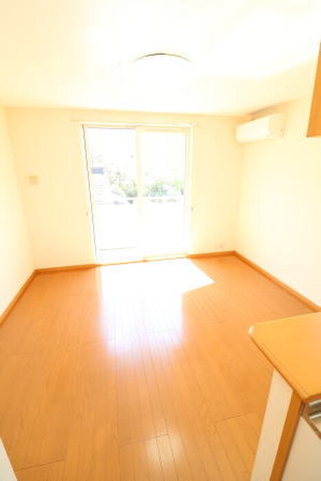 物件内観写真2　(居室)