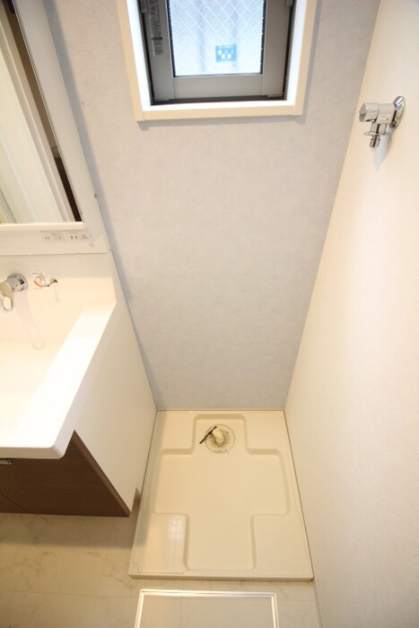 物件内観写真13　(洗濯機置場)