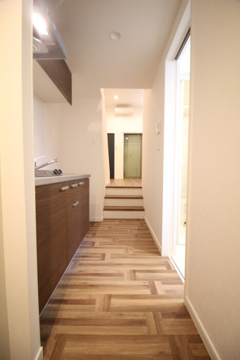 物件内観写真19　(廊下)
