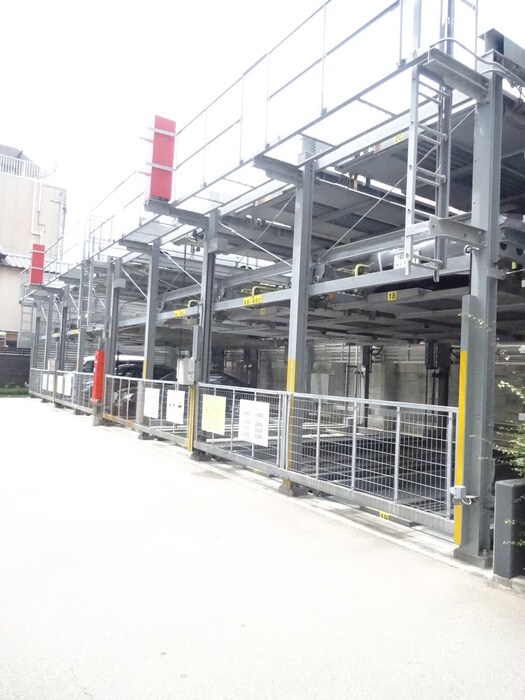 物件外観写真4　(駐車場)