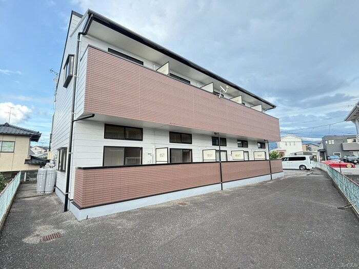 物件外観写真3　(外観写真)