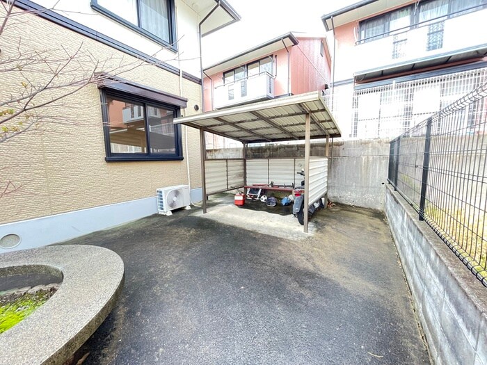 物件外観写真3　(駐輪場)