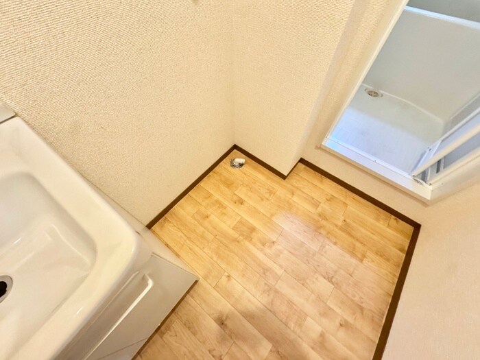 物件内観写真12　(洗濯機置場)